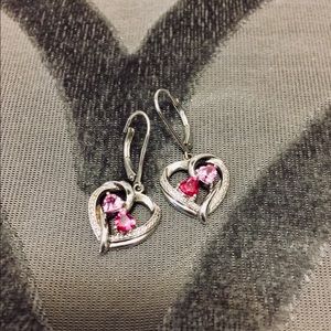 Lovely heart dangle earrings 💕💗